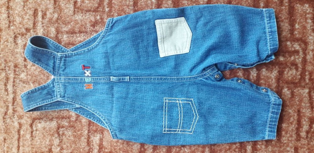 Jeansowe ogrodniczki