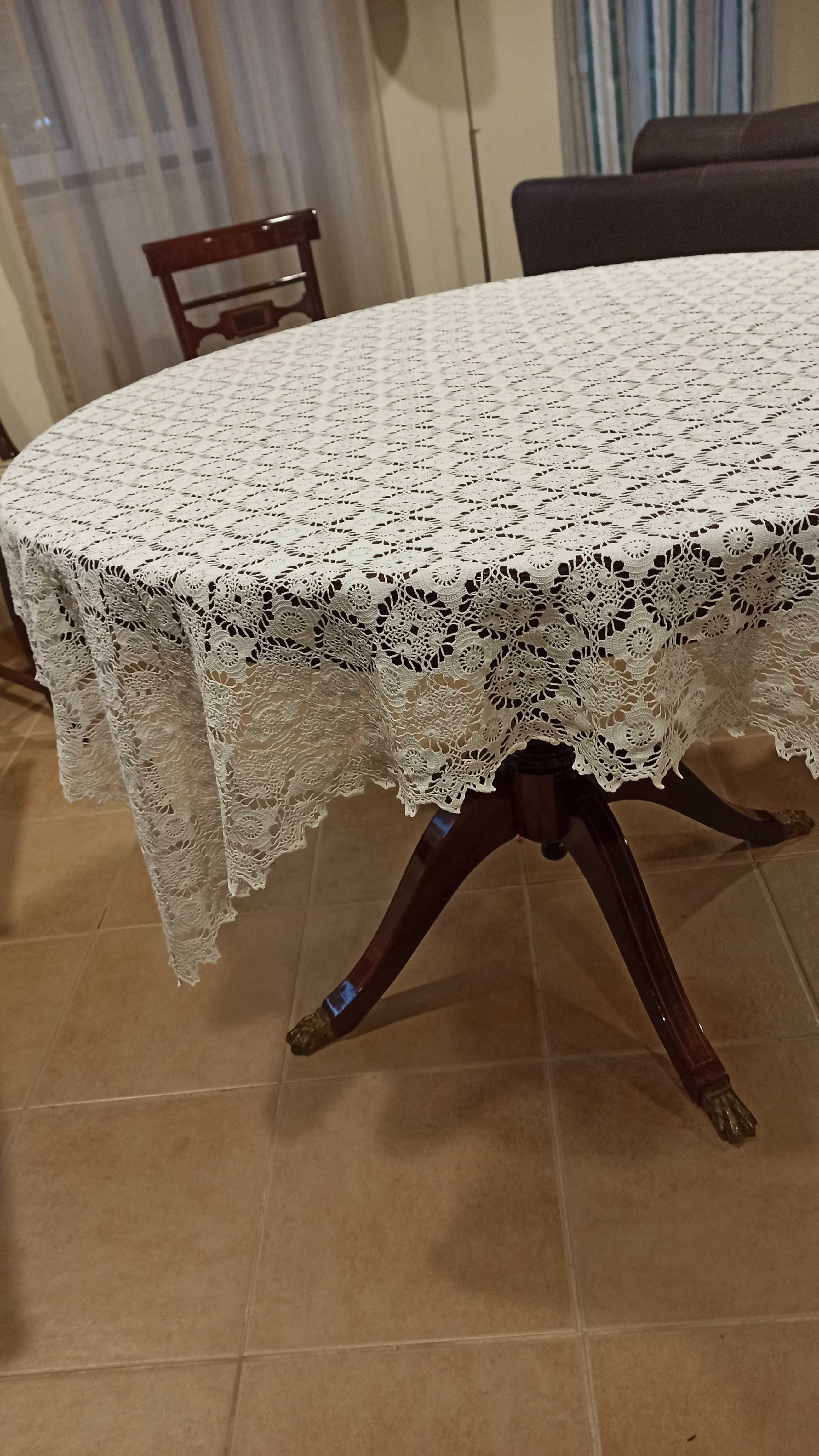 toalha de mesa quadrada em crochet feito à mão