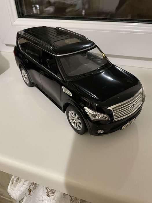 Игрушечная машинка 32 см длина