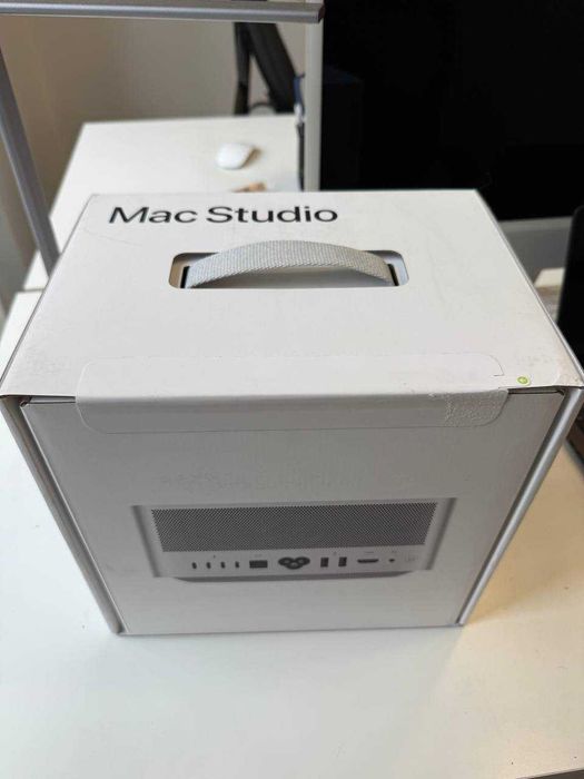 Mac Studio M2 Ultra 64GB/1TВ 24CPU/60GPU (MQH63)