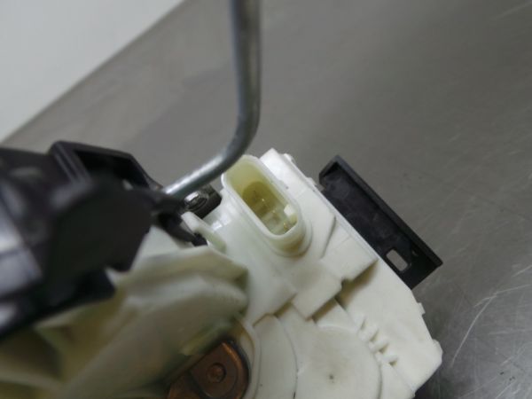 Fechadura / fecho porta trás esquerdo MERCEDES-BENZ GLA (X156)