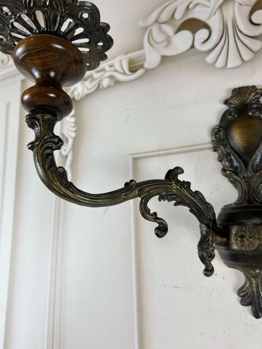 Stary Kinkiet z Drewna i Mosiądzu