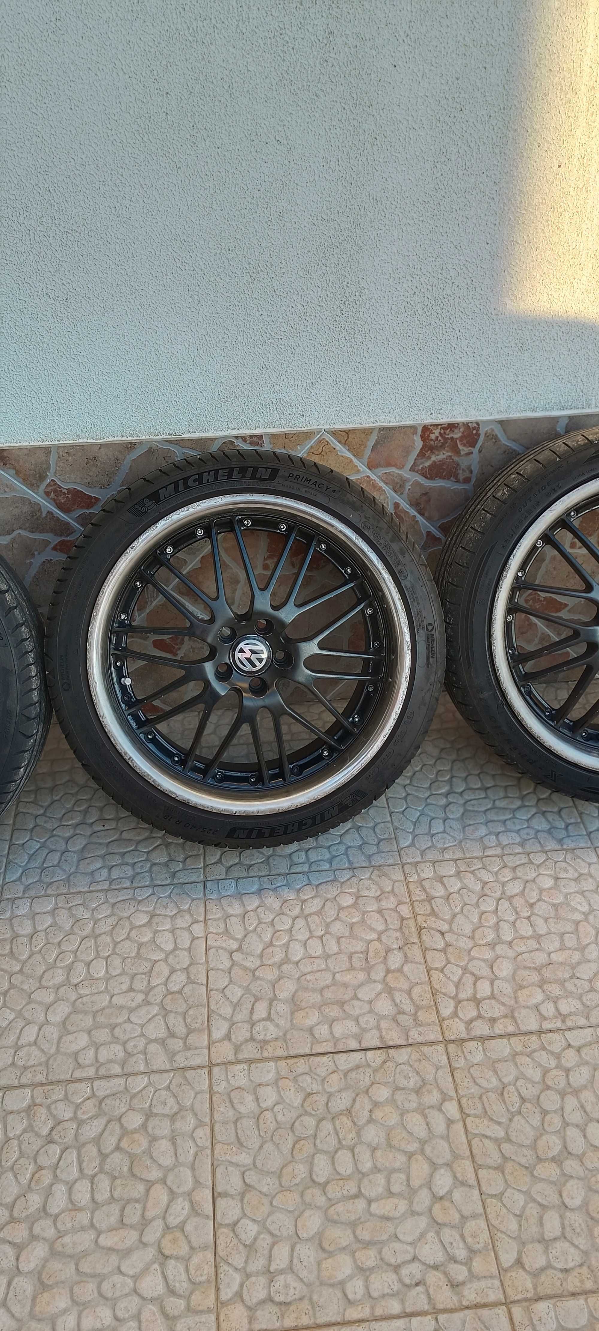 Vendo 4 Jantes Aro 18 com Pneus (80% de piso) – 450€

 5x100