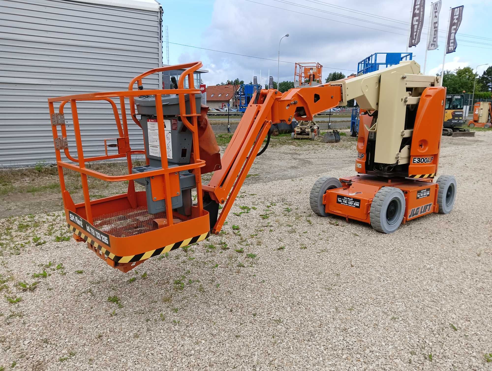 JLG E300AJP Podest Zwyżka Podnośnik 11 elektryk Manitou Genie Haulotte