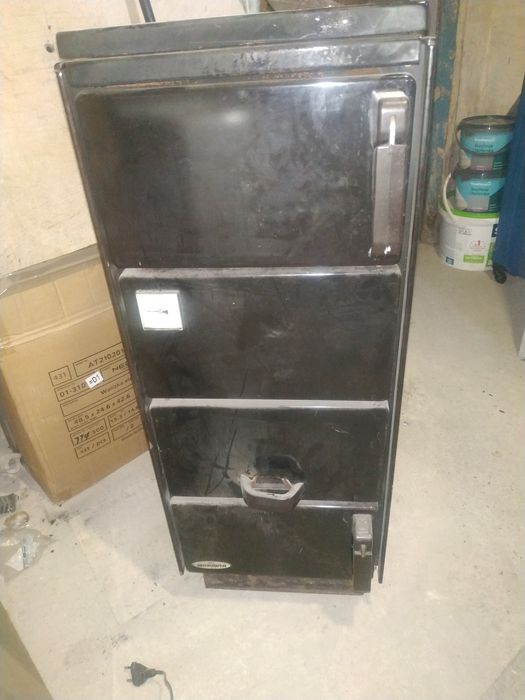 Piec KVS Moravia 9106 na paliwa stałe