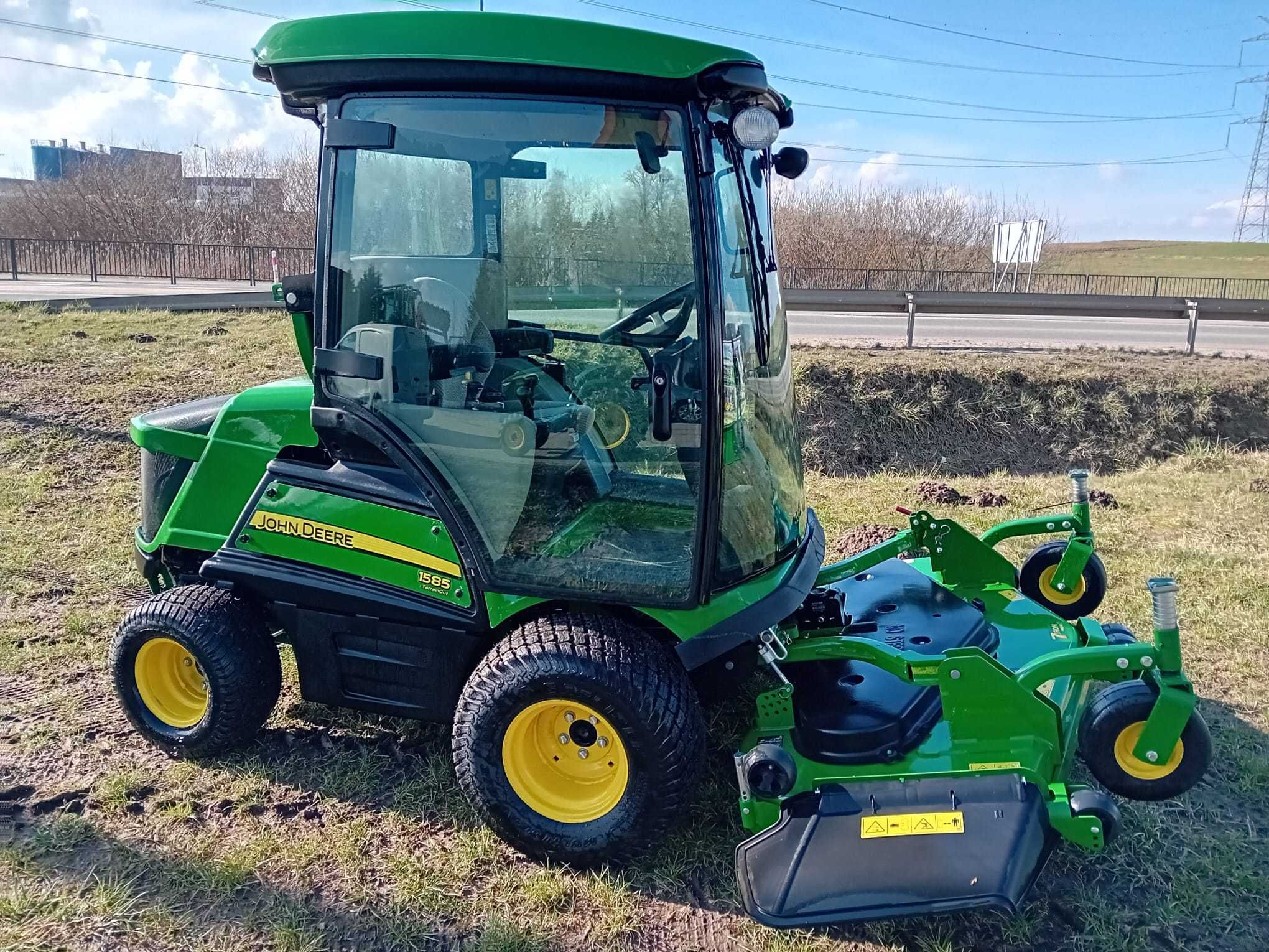 Kosiarka do trawy wielkopowierzchniowa John Deere 1585