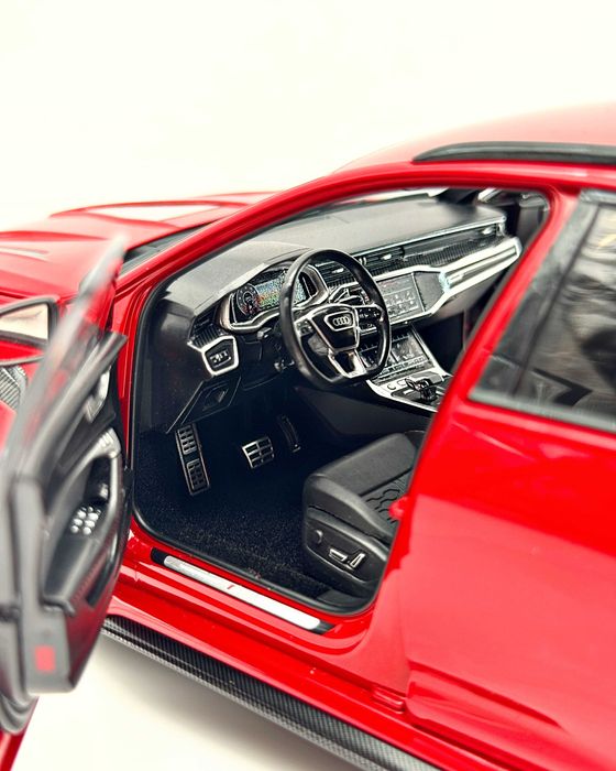 Audi RS6 (C8) Darwin Pro Модель авто 1:18 KiloWorks