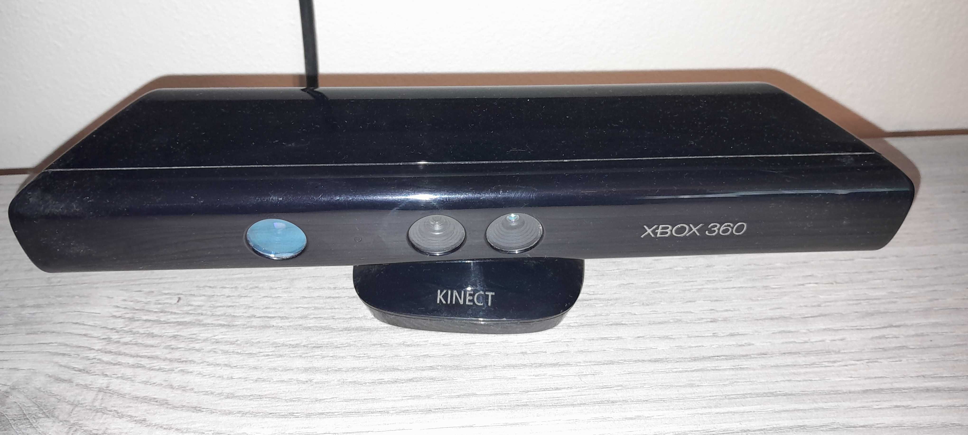 Sprzedam xbox 360 2 pady kinect + 20 gier