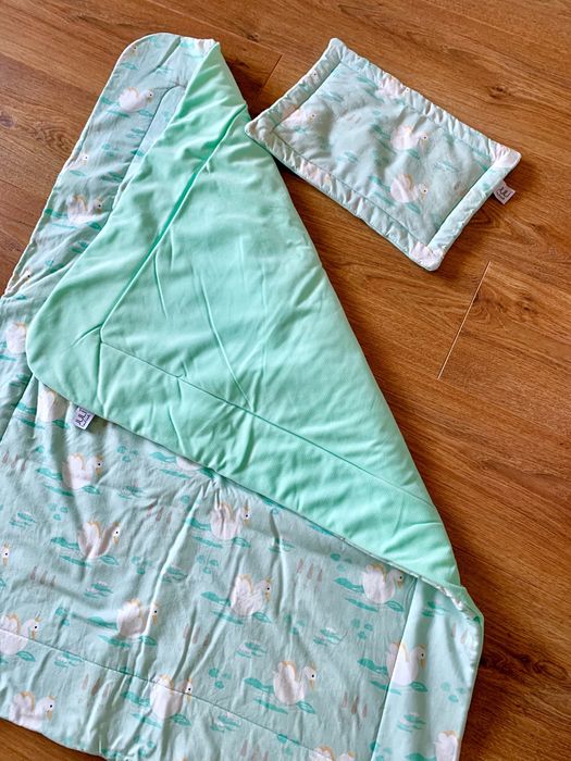 Pościel do wózka łóżeczka koc poduszka velvet miętowy łabędzie