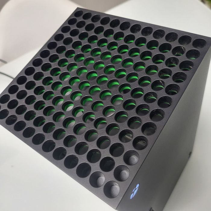 XBOX SERIES X plus PAD Stan idealny konsola 1tb