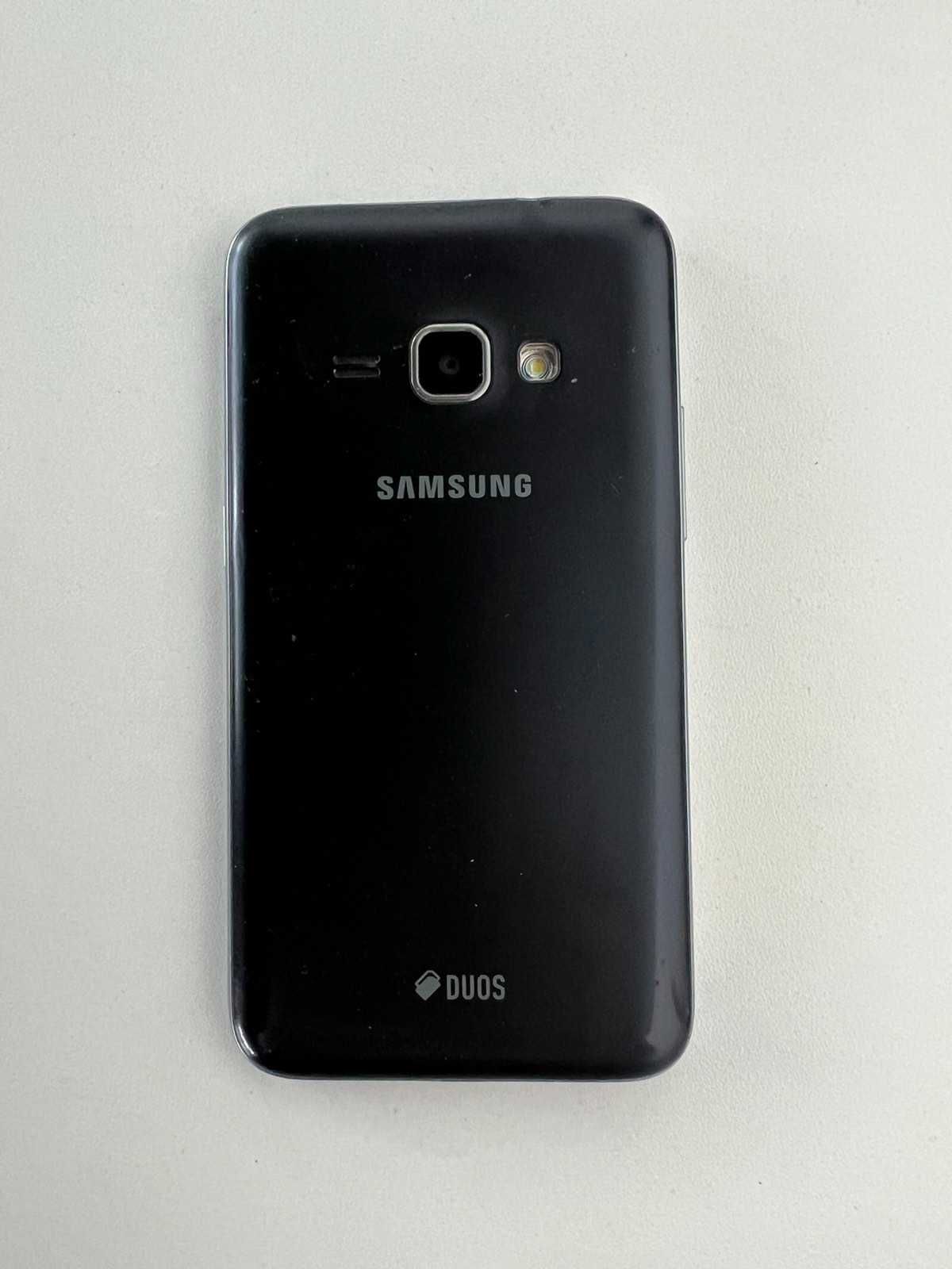 Мобільний телефон Samsung Galaxy J1