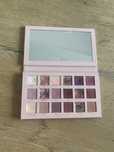 Paleta cieni Huda Beauty New Nude