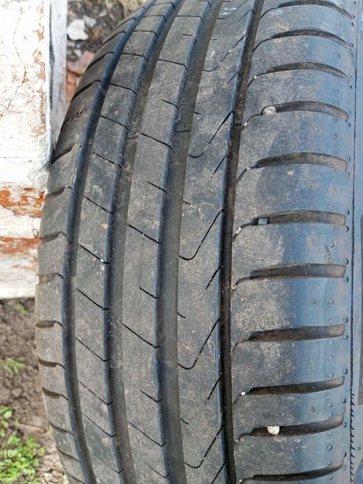 Продам шини Pirelli Centurato P7