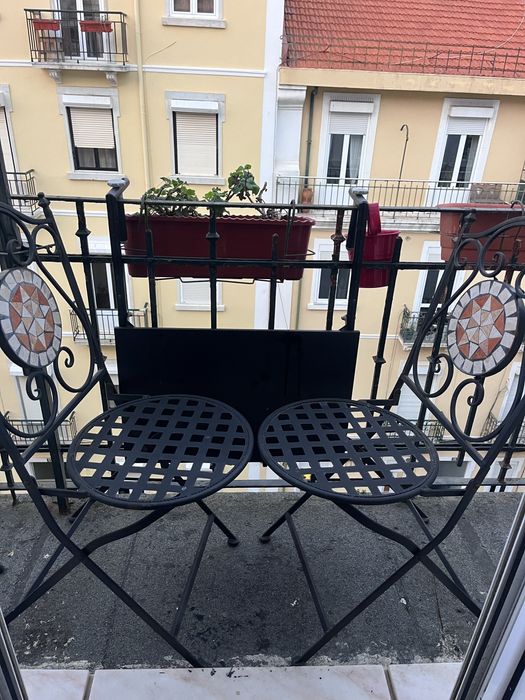 Mesa e Cadeiras de Varanda