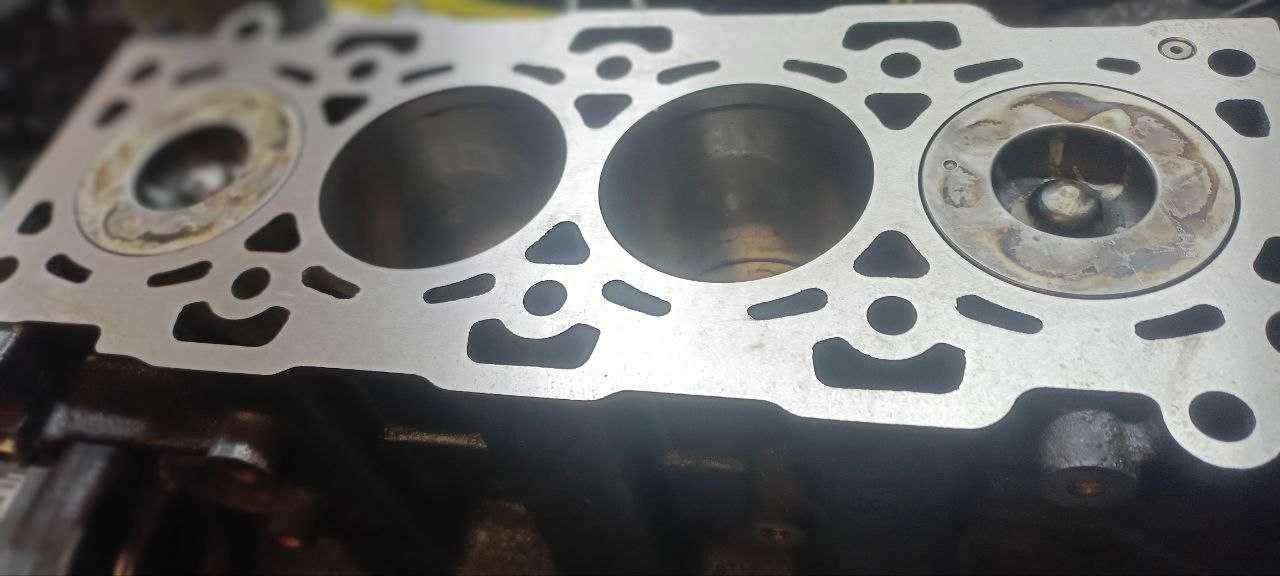 Блок низ пеньок двигатель мотор двигун Hyundai хюндай 2.0 D4EA