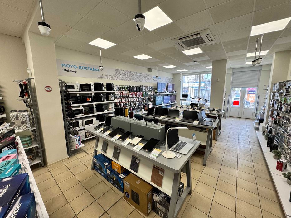 Пр.Незалежності торгове приміщення 93 кв.м. фасад ремонт прохідняк