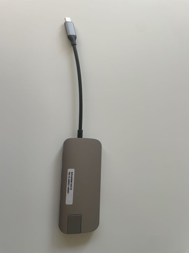 Adaptador USB C - HDMI; RJ45; USB A