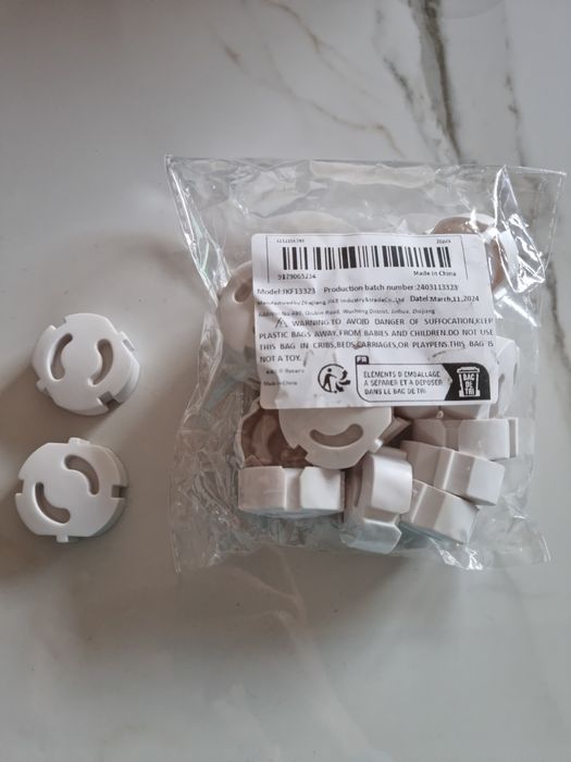 Białe osłony ochronne gniazd 20 szt. NOWE