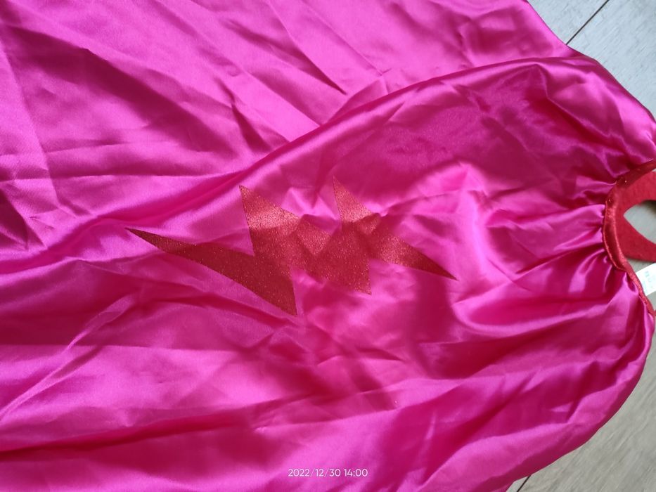 Pelerynka super bohaterki z maską H&M