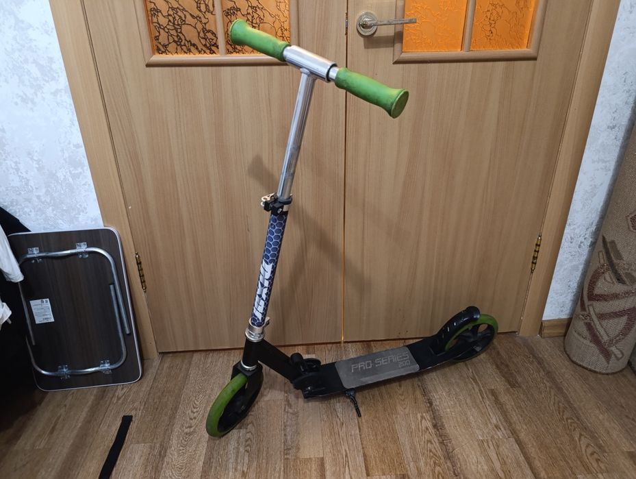 Самокат дитячий в хорошому стані