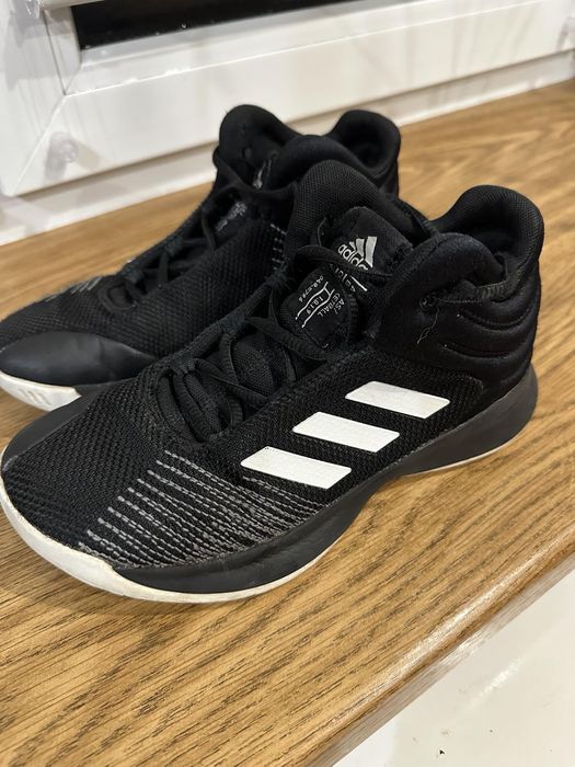 Кросівки Adidas 35 розміру