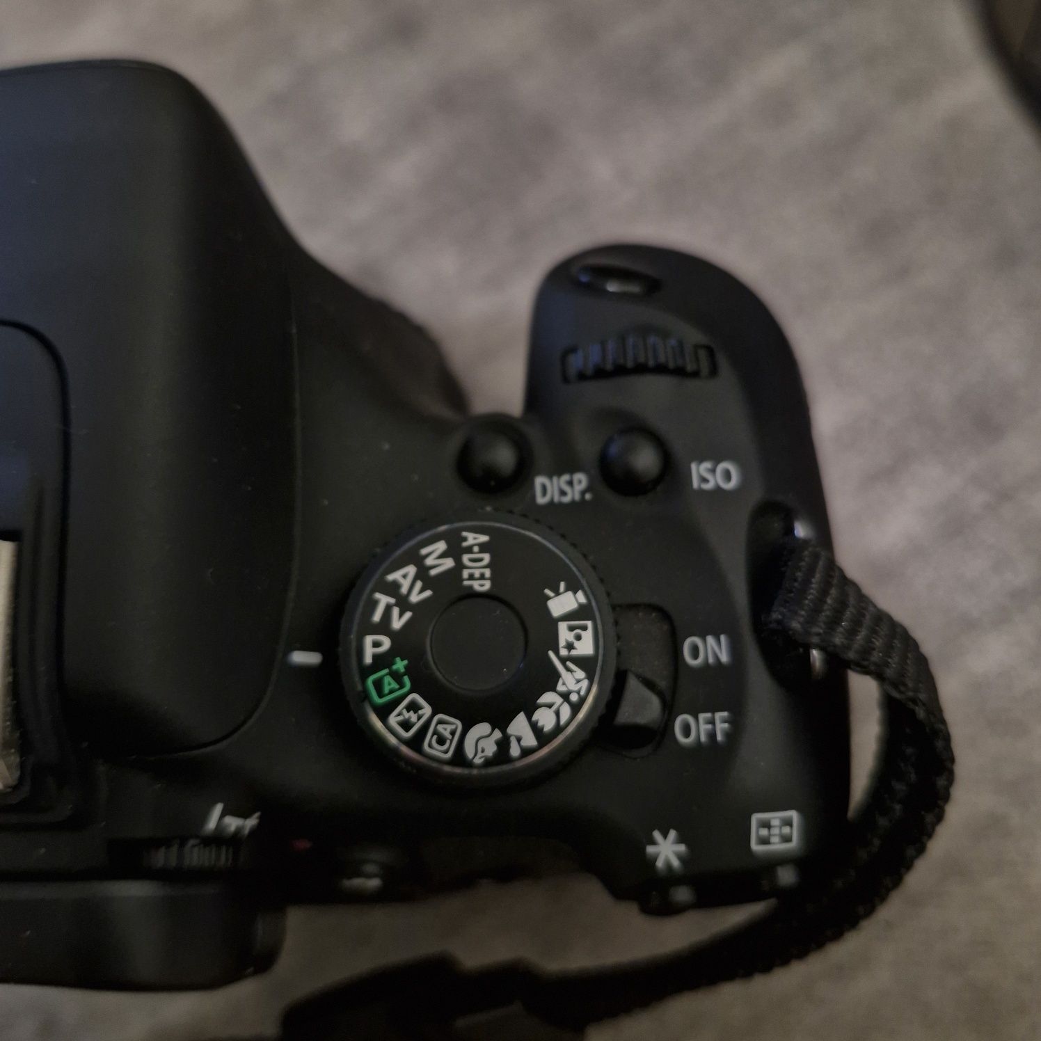 Продається камера Canon EOS Rebel T3i (600D)