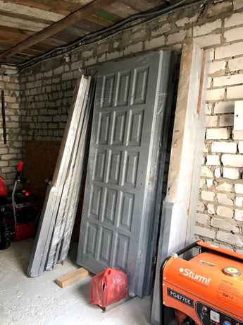 Двери деревянные новые