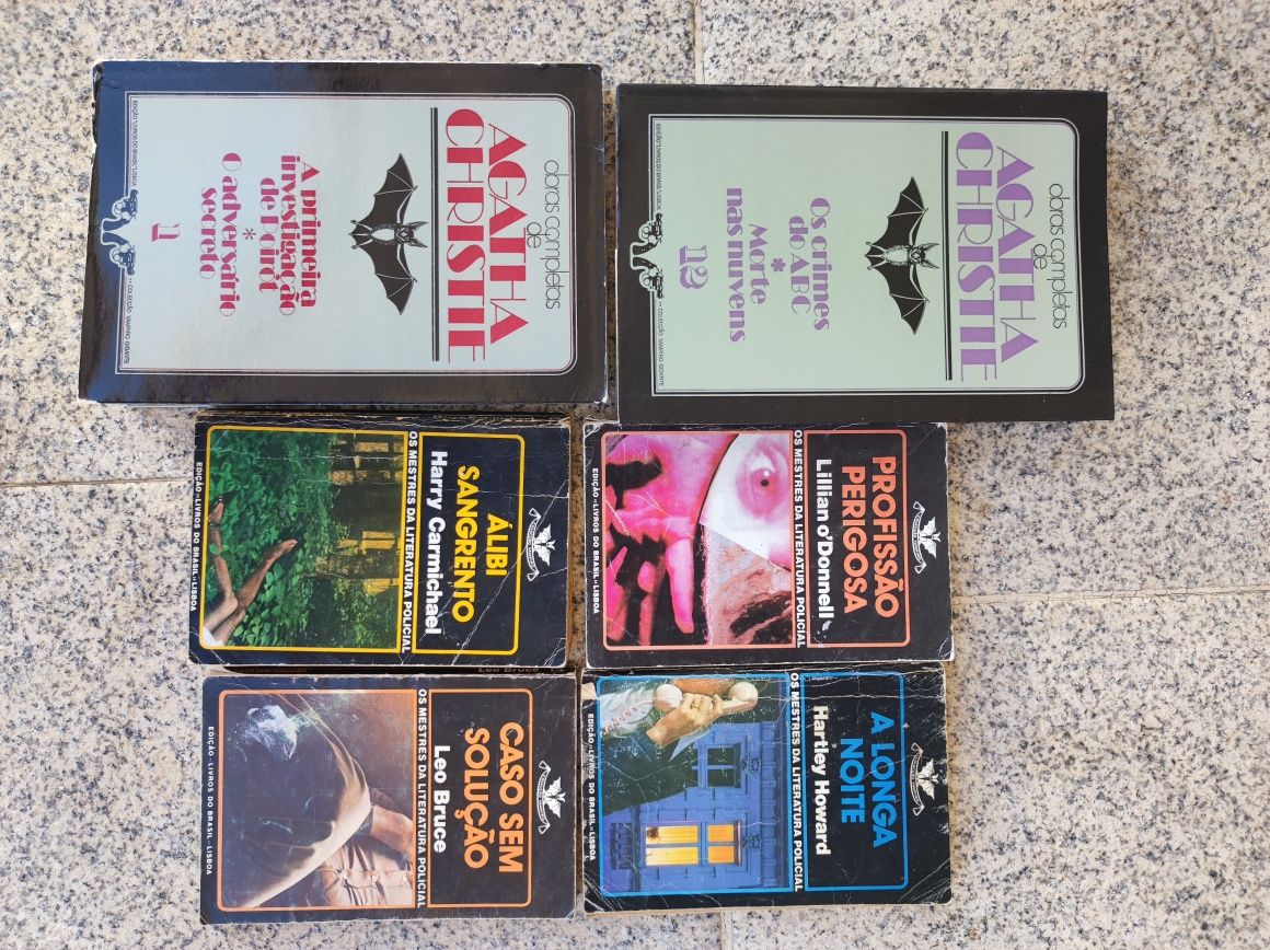 Livros "Coleção Vampiro" e "Obras Completas de Agatha Christie"