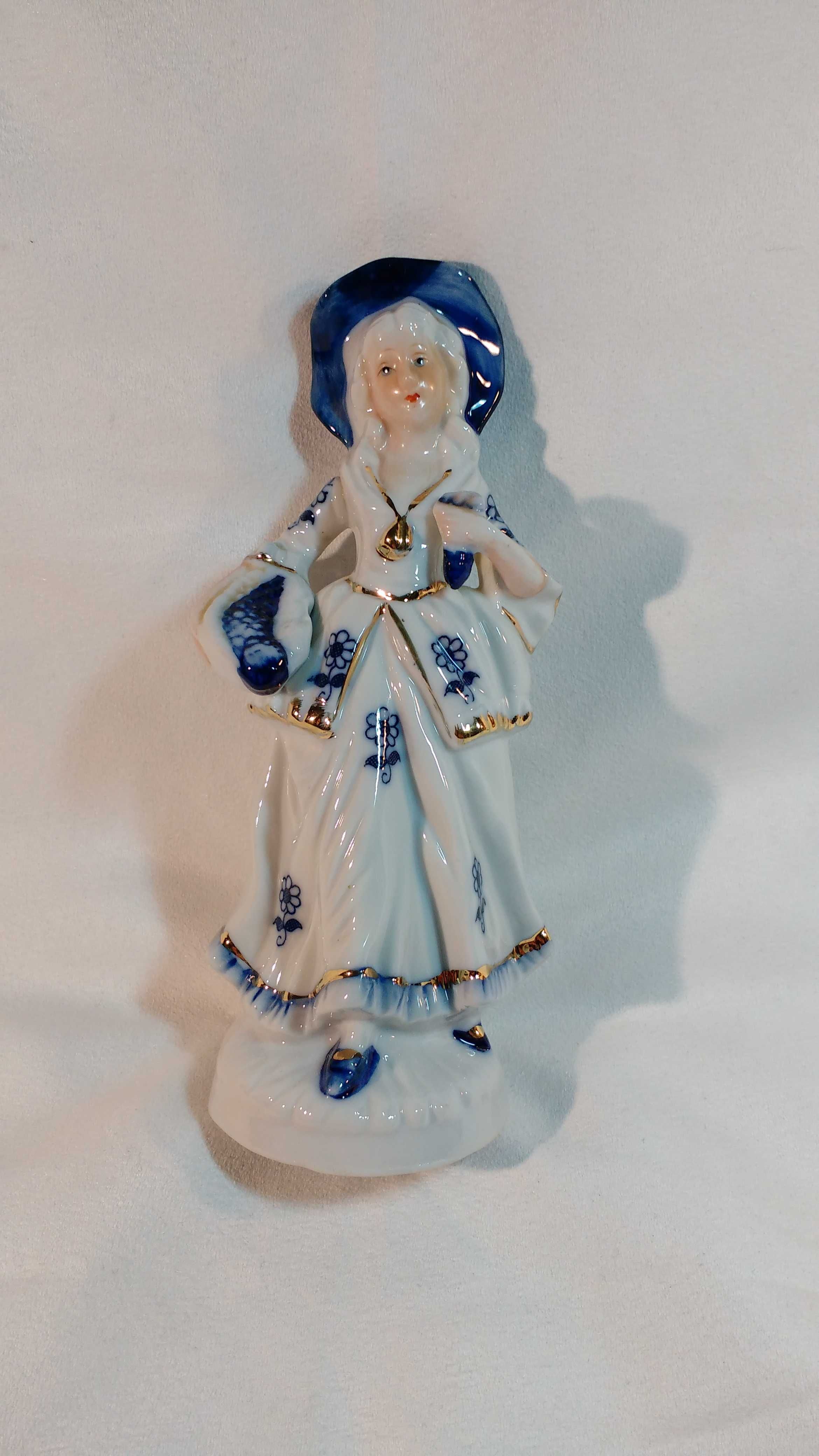 Dama dworu figurka porcelanowa