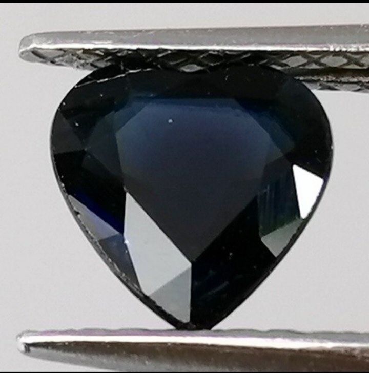 Niebieski szafir 0.91ct serduszko