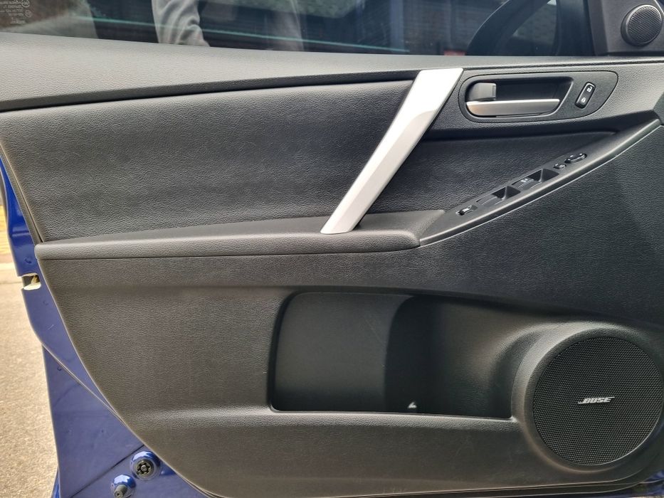 Продам Mazda 3 2013