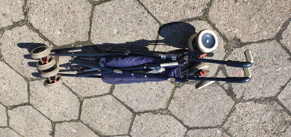 Wòzek spacerowy składany