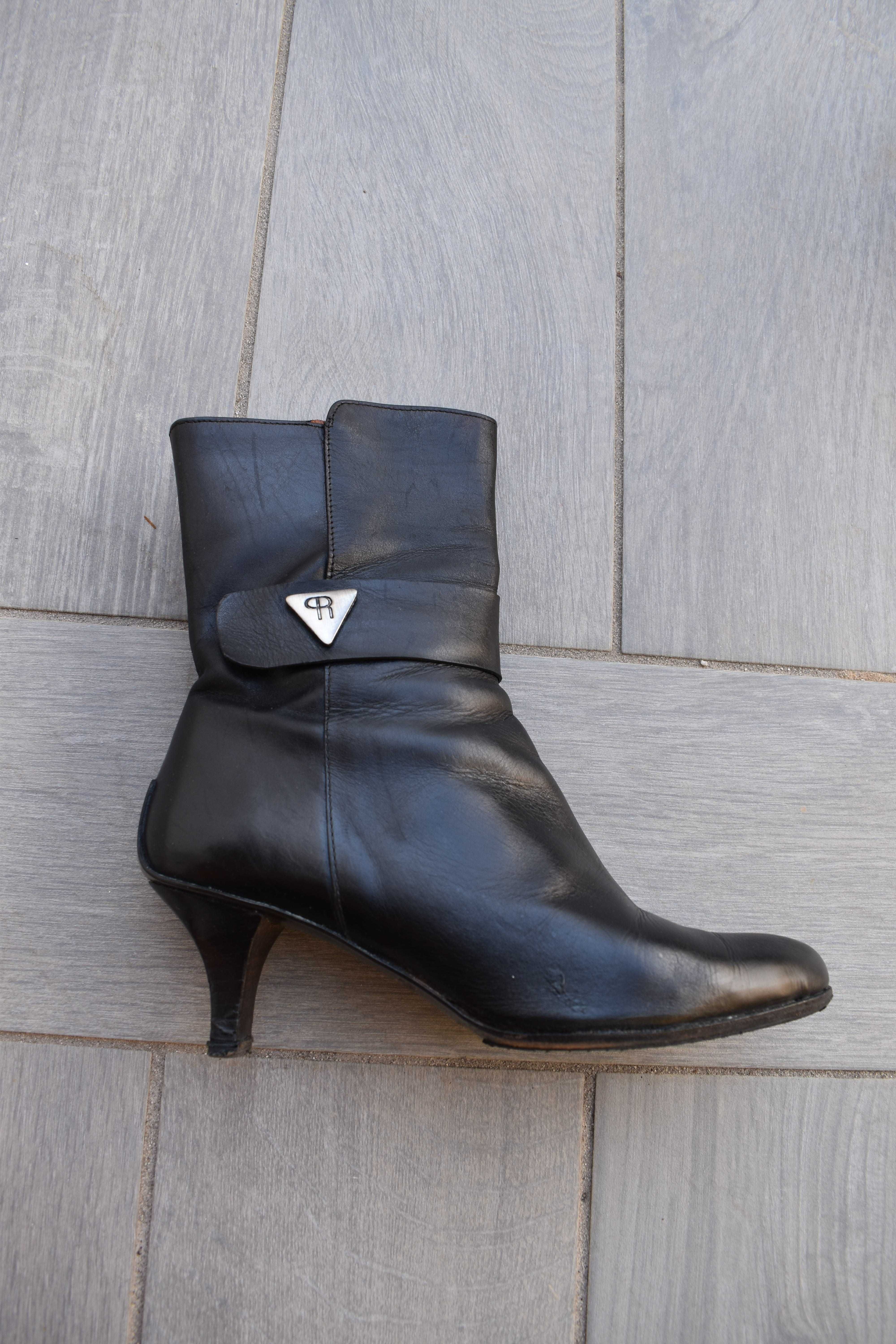 Botins em pele [36]