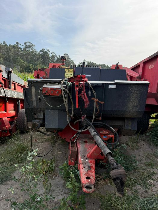 Distruibuidor de Palha Kuhn,