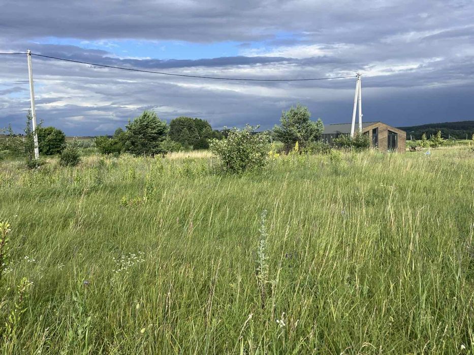 Продаж ділянки 10 соток! Поряд світло! Гарна локація!