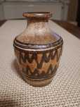 Stary ceramiczny wazonik