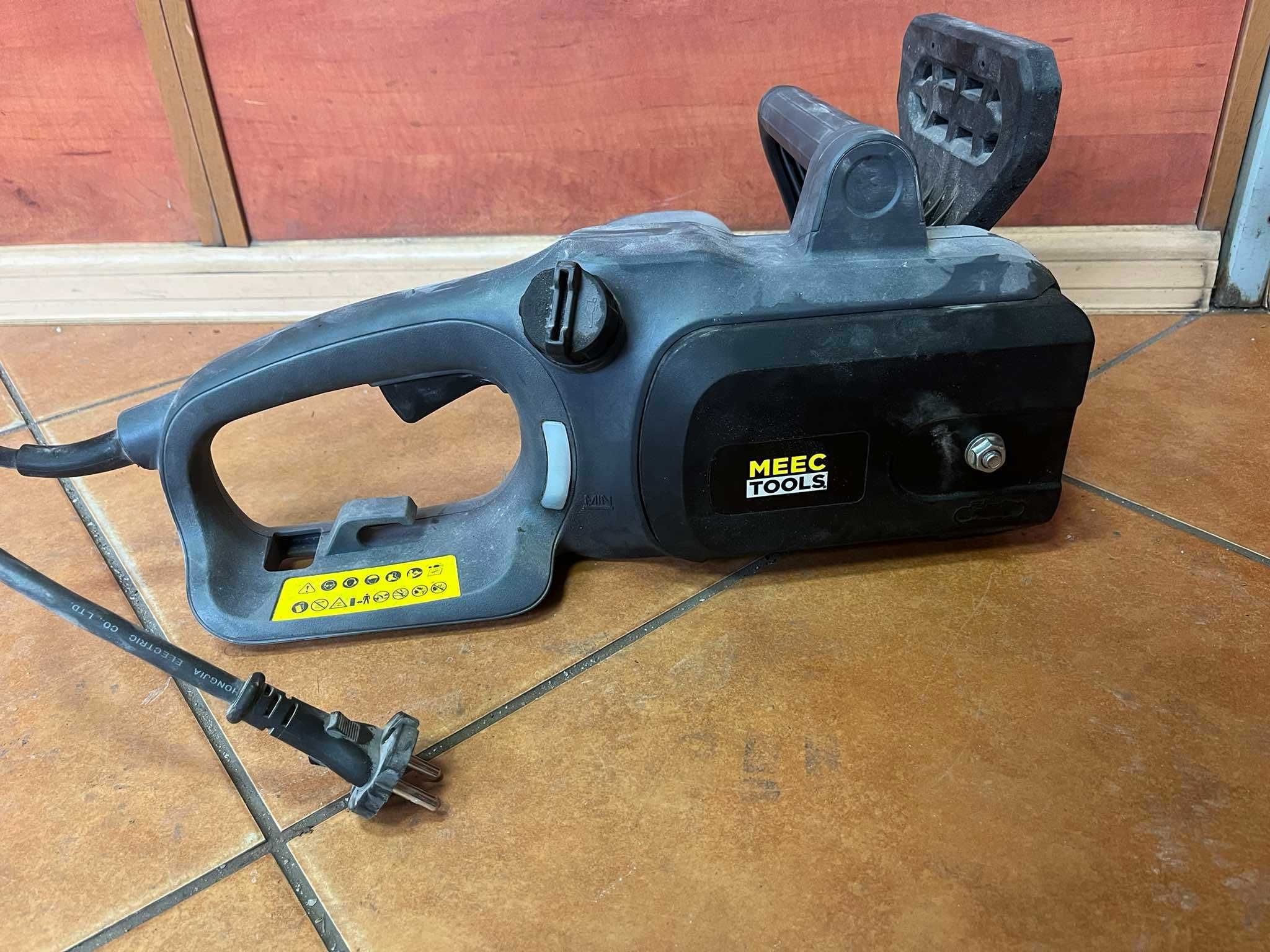 ELEKTRYCZNA  PILARKA ŁAŃCUCHOWA meec tools AZ11022 (292/25) tyl
