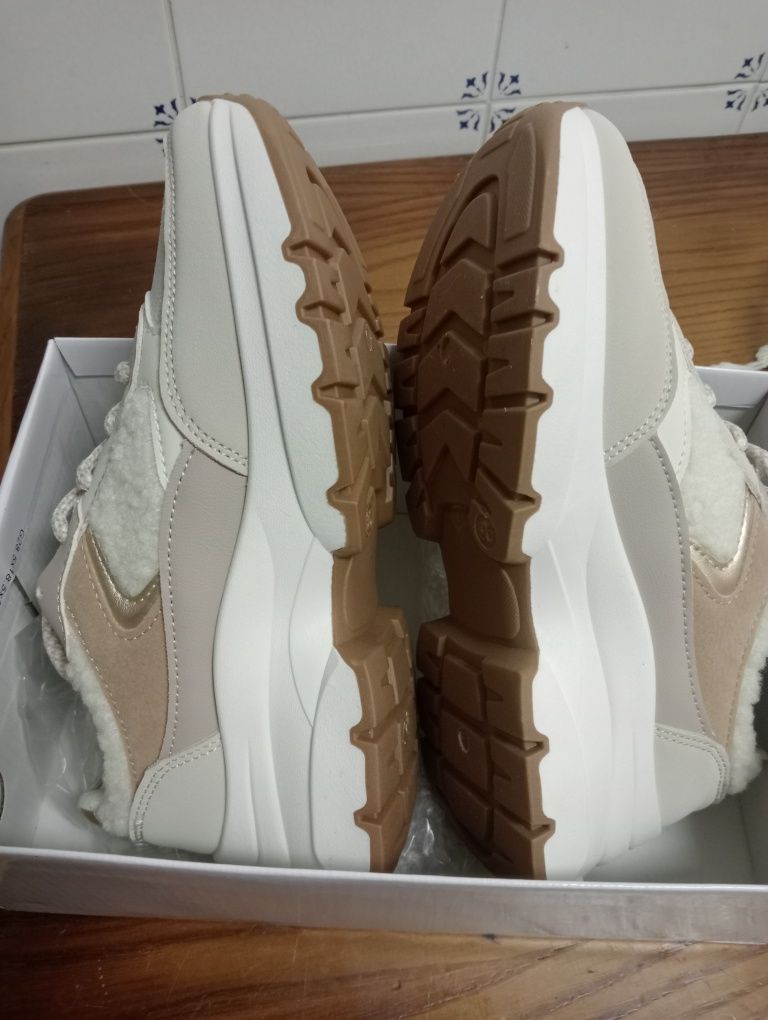 Sapatilhas Novas MK