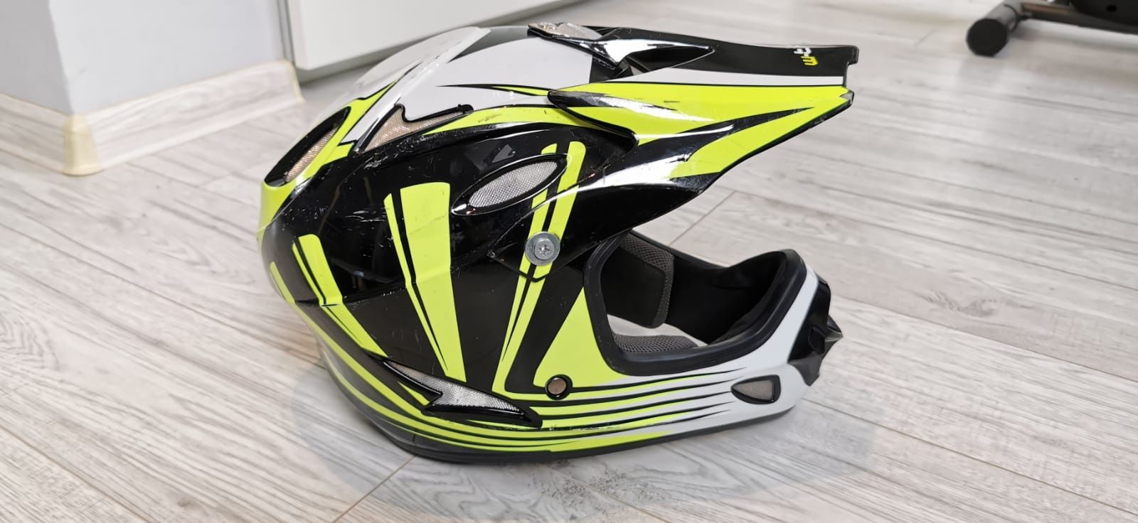 Kask Downhill na rower motor