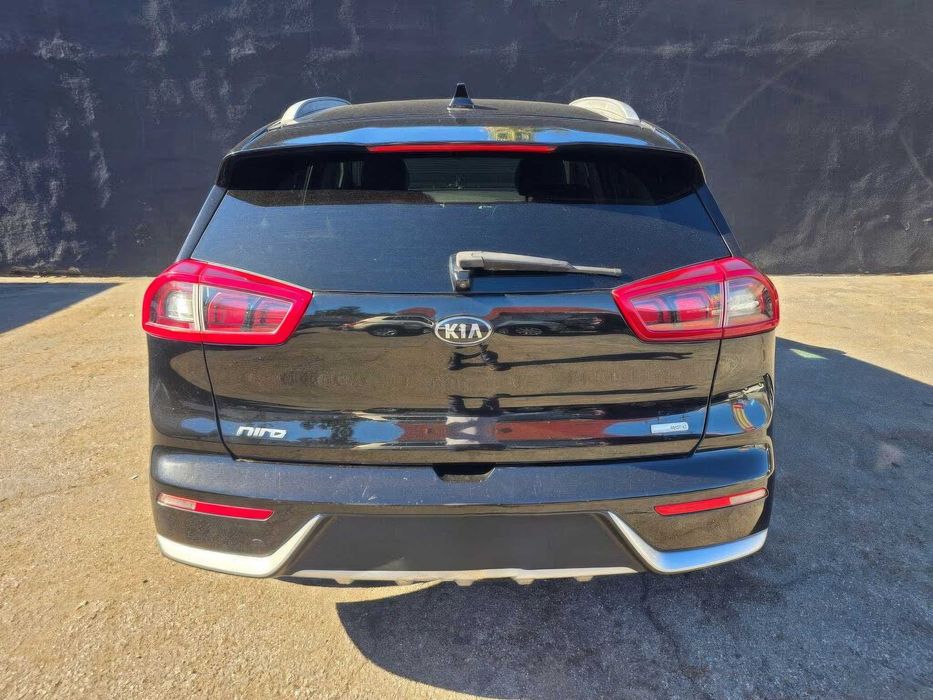 Kia Niro EX      2017