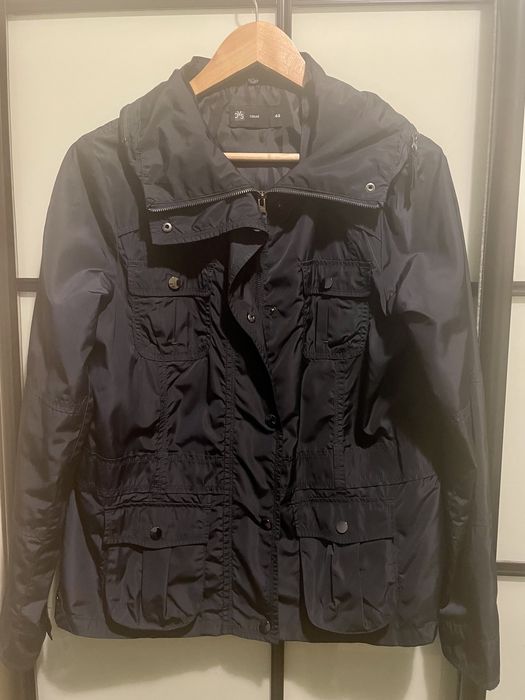 Куртки вітровки і теплі кофти