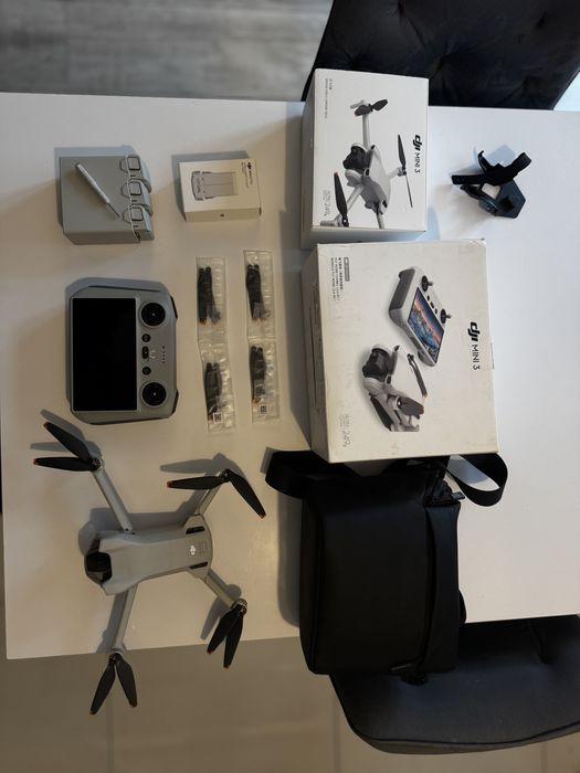 DJI Mini 3 Fly More Combo +DJI RC Dron– bardzo dobry stan