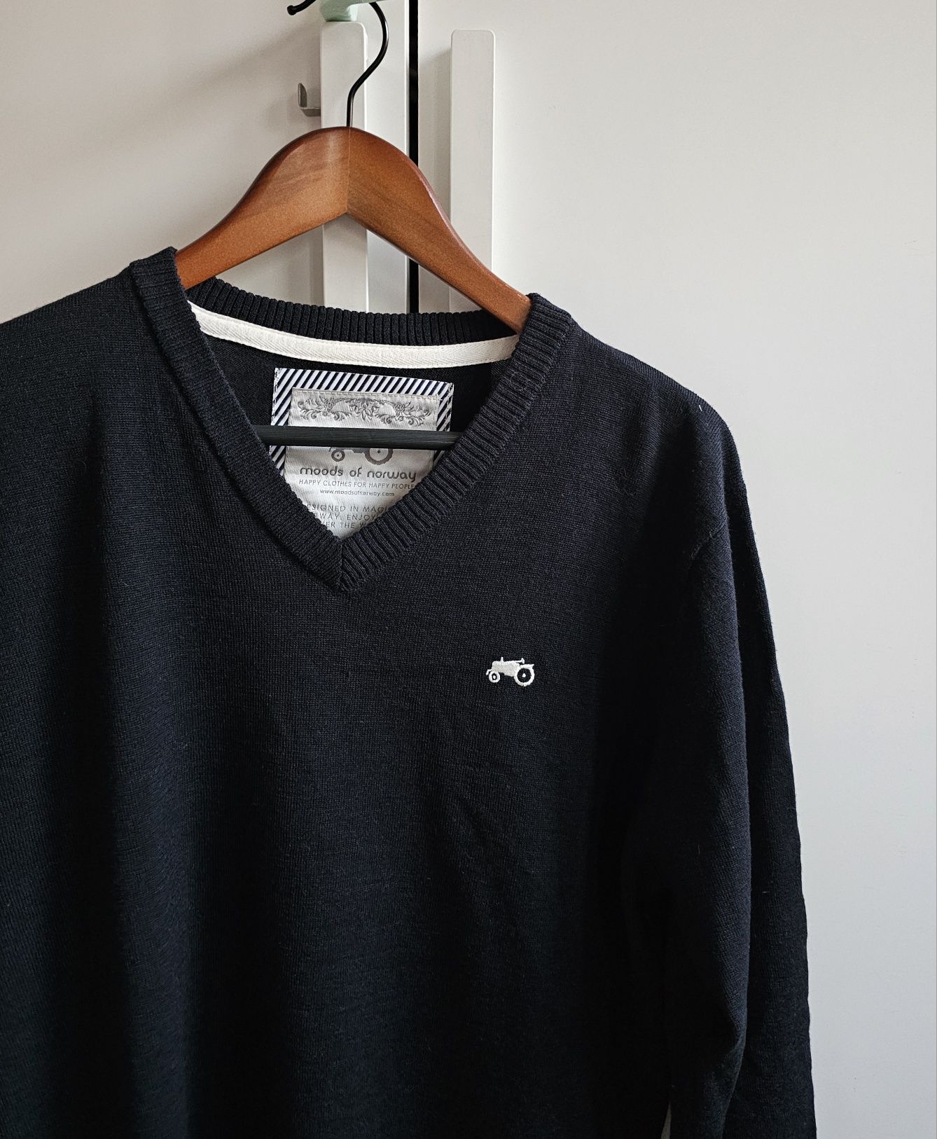 Moods of Norway męski sweter wełna merino czarny w serek L