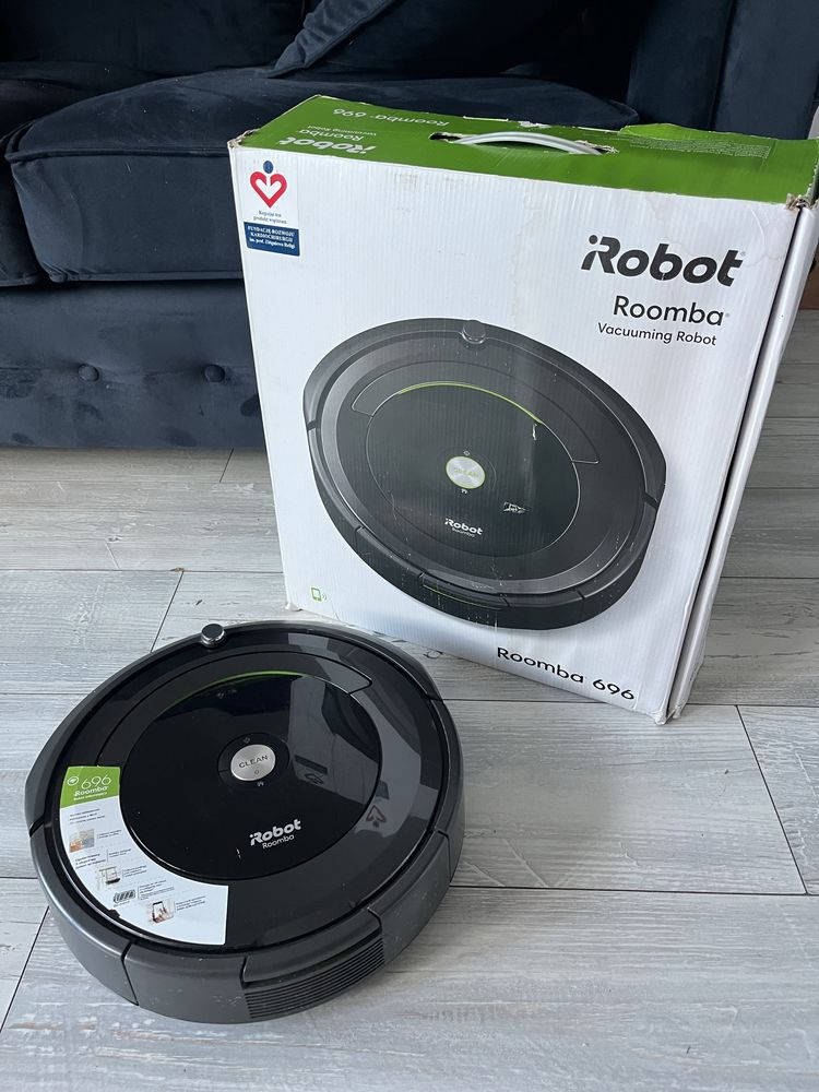 I robot Roomba 696.