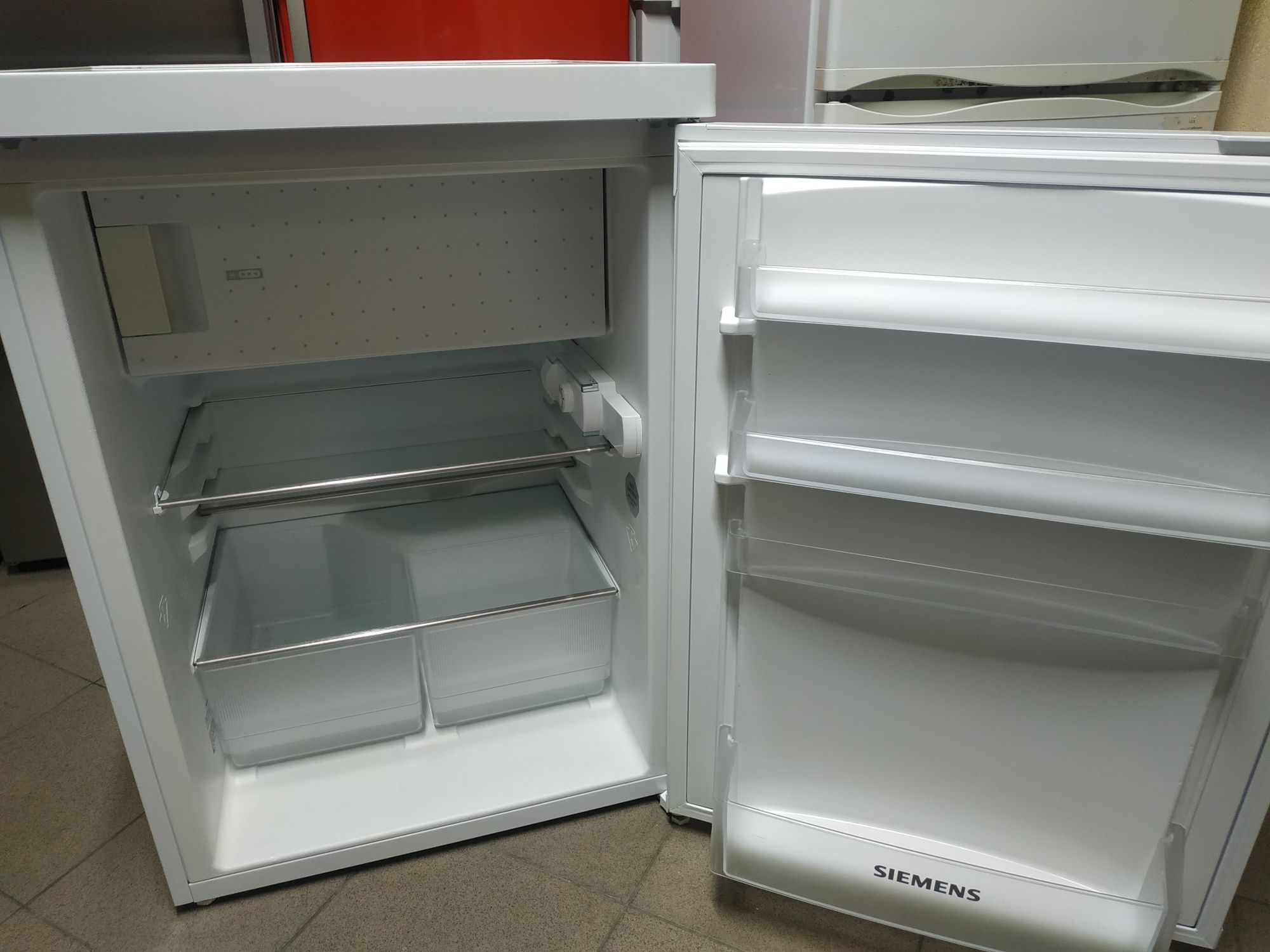 Студентські холодильники