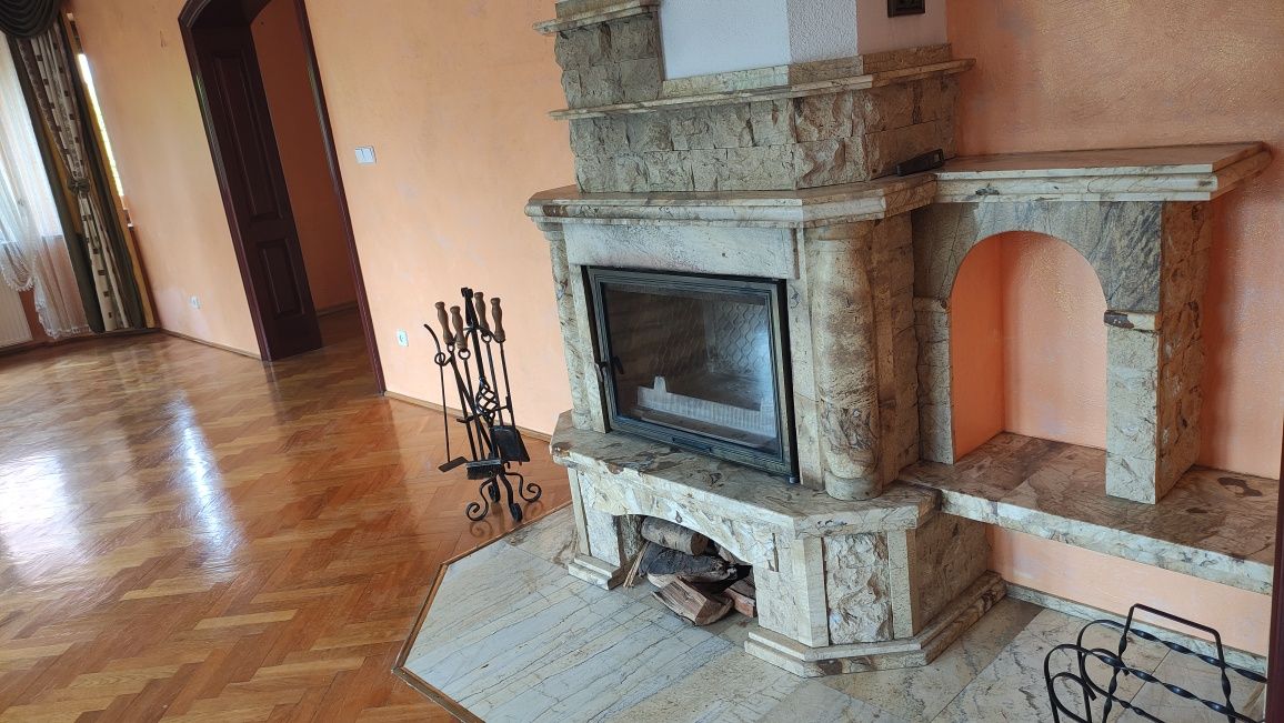 Kominek z kamienia naturalnego