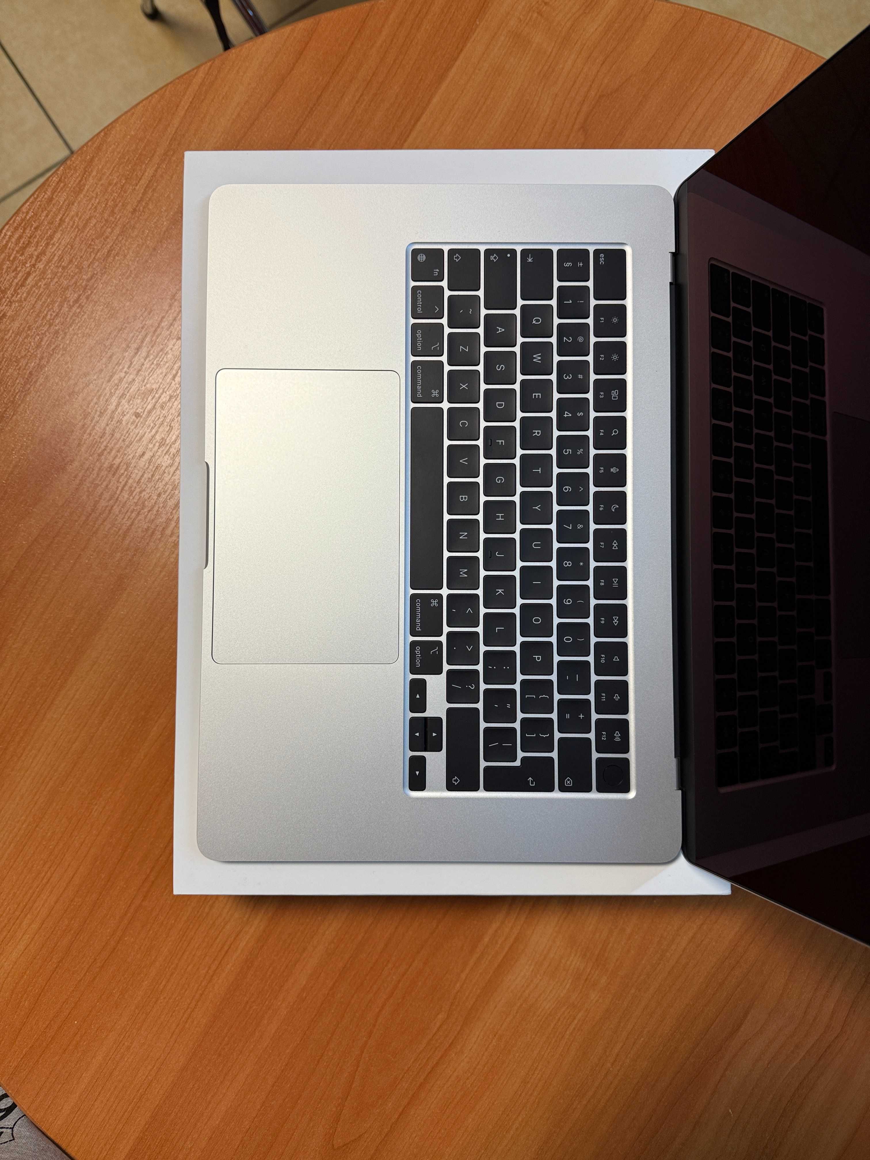 Apple Macbook Air M2 15 - Wrocław