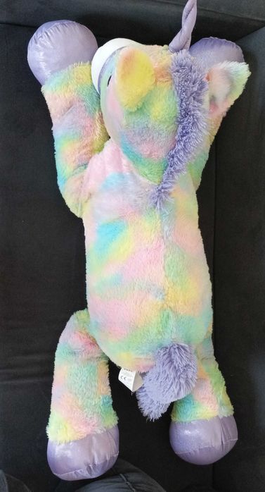 Unicornio gigante de peluche