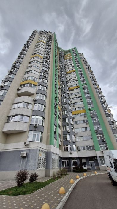 Продам 3к в ЖК Паркова Вежа Перемишльська вул. (Червонопільська), 2г