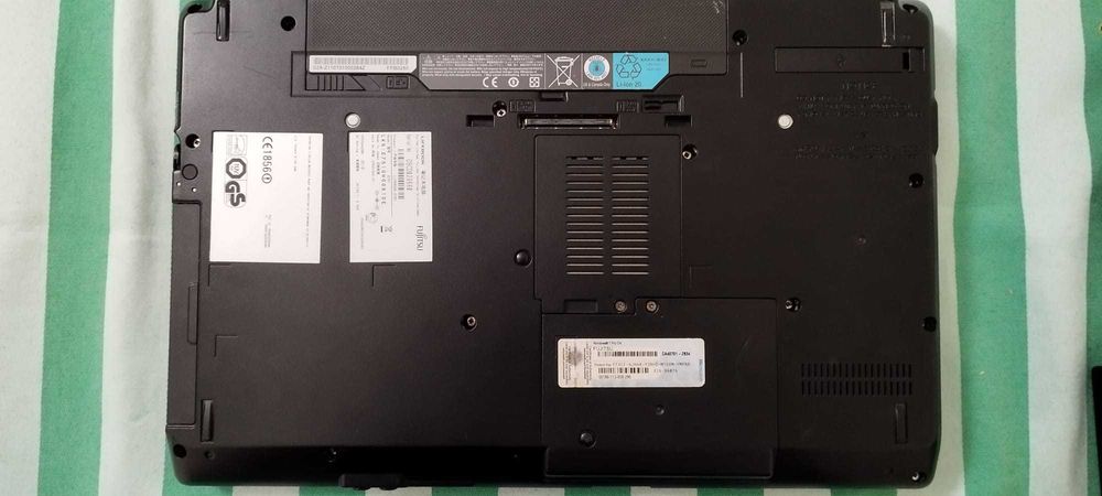 Computador Fujitsu com i5